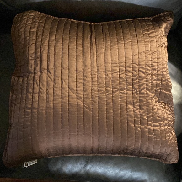 HiEnd Accents Affordable Luxury Satin Channel Quilted Euro Sham, 26” x 26” NWT - Picture 5 of 7